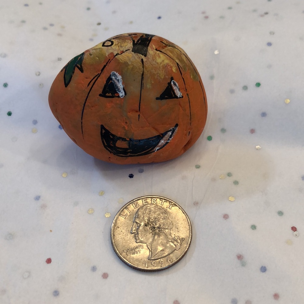 HAND PAINTED PUMPKIN ROCK - Picture 5 of 6